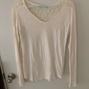 Maurice’s long sleeve lace back size M